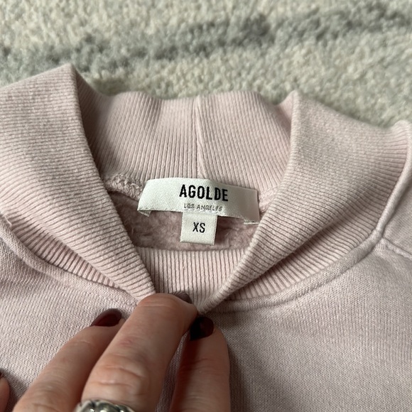 AGOLDE Tarron Mockneck Sweatshirt in Fondant by - Picture 4 of 5